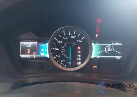 2015 Ford Explorer Xlt z USA, uszkodzony, nr VIN 1FM5K8D85FGA12977